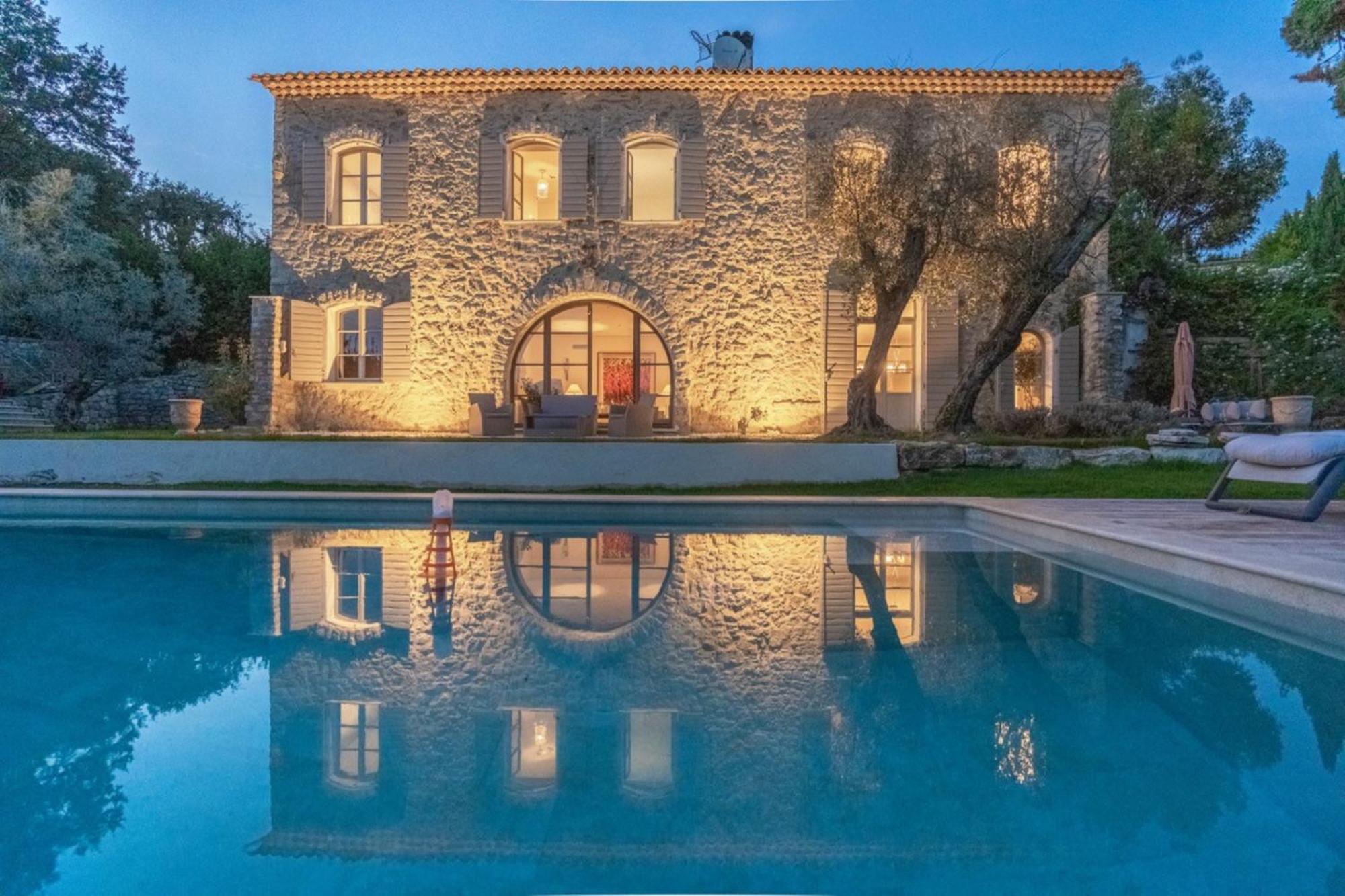 L'Elegante Bastide En Pierre Avec Vue Sur Le Vieux Village De Mougins Exterior foto